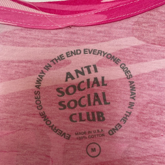 ASSC x Hello Kitty Tshirt - Picture 6 of 7